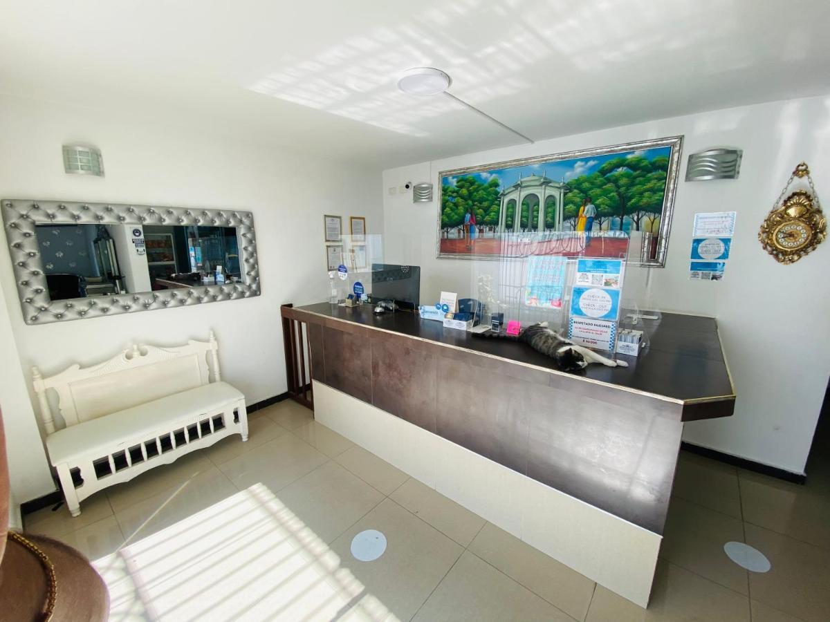 Hotel Parque De Los Novios Inn 圣玛尔塔 外观 照片